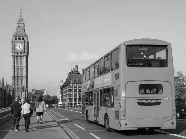 Chambres du Parlement à Londres en noir et blanc — Photo