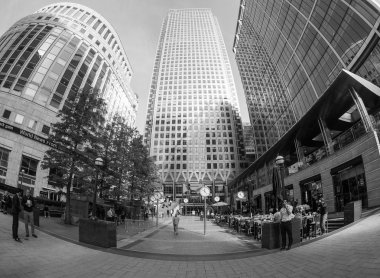 Canary Wharf Londra siyah beyaz