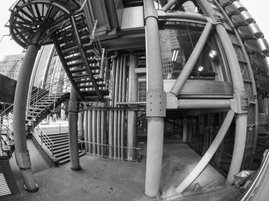 Lloyds Londra'da siyah beyaz bina