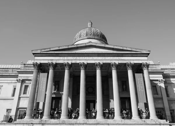 Trafalgar Square i London i svart och vitt — Stockfoto