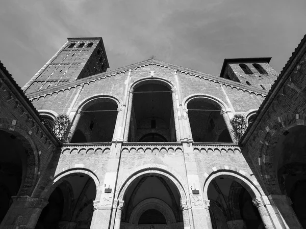 Sant Ambrogio church in Milan — Stock Photo, Image