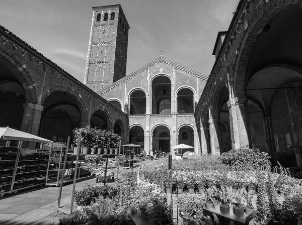 Церковь Святого Амброджо в Милане — стоковое фото