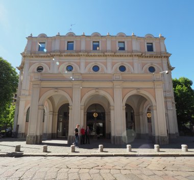Milano'da Teatro dal Verme