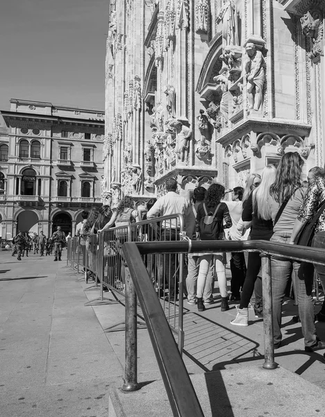 Duomo significa Catedral em Milão — Fotografia de Stock