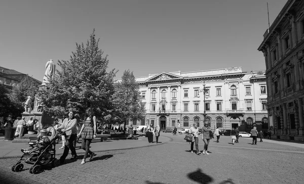 Turister som besöker Milano — Stockfoto