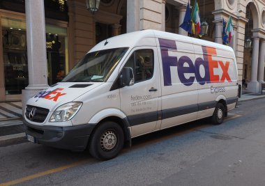 FedEx express kurye van Turin