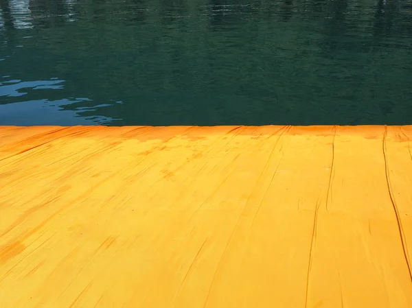 The Floating Piers in Lake Iseo — Stock Photo, Image