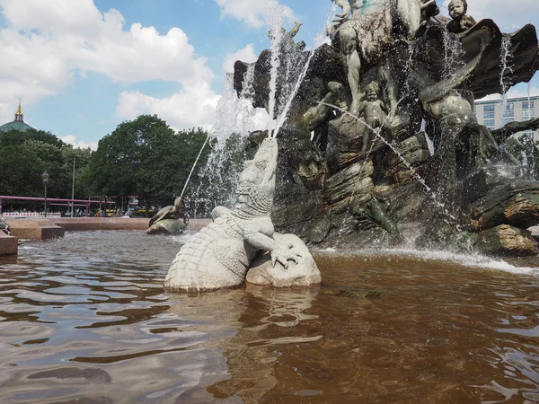 Fuente Neptunbrunnen en Berlín — Foto de Stock