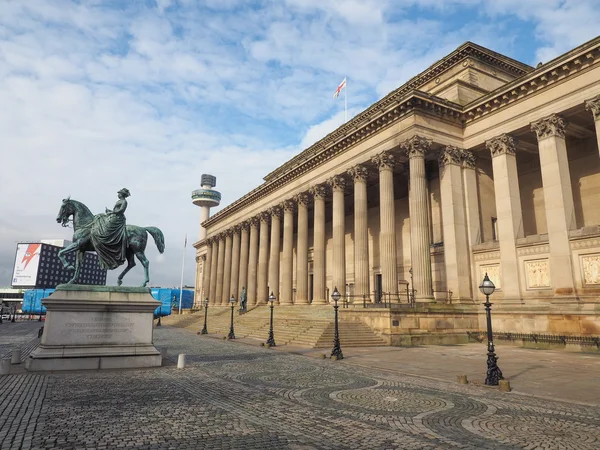 Statua Regina Vittoria alla St George Hall di Liverpool — Foto Stock