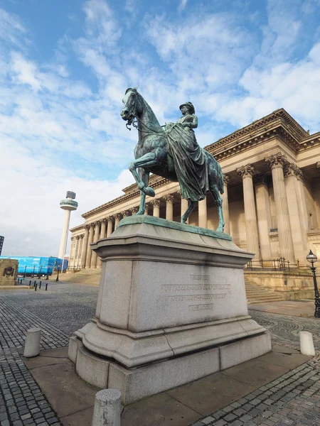 Statua Regina Vittoria alla St George Hall di Liverpool — Foto Stock