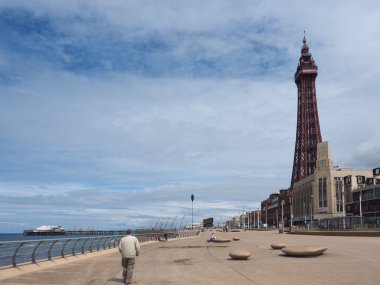Blackpool Tower Blackpool Pleasure Beach üzerinde