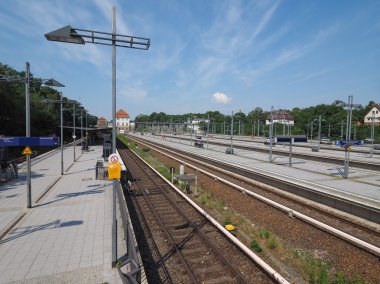Berlin'de Olympiastadion S-Bahn istasyonu