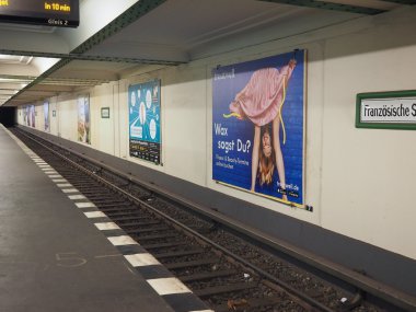 Franzoesische Strasse metro istasyonu Berlin