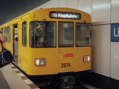 Hauptbahnhof Metro İstasyonu