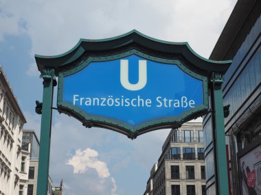 Franzoesische Strasse metro istasyonu Berlin