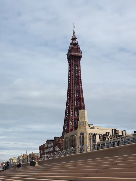 Vergnügungsstrand und Turm in Blackpool — Stockfoto