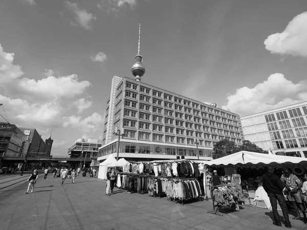 Alexanderplatz a Berlino in bianco e nero — Foto Stock