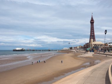 Zevk plaj ve Blackpool Tower