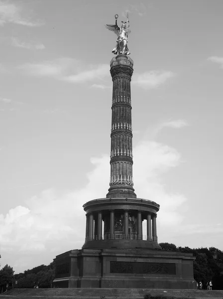 Berlin 'deki melek heykeli siyah beyaz — Stok fotoğraf