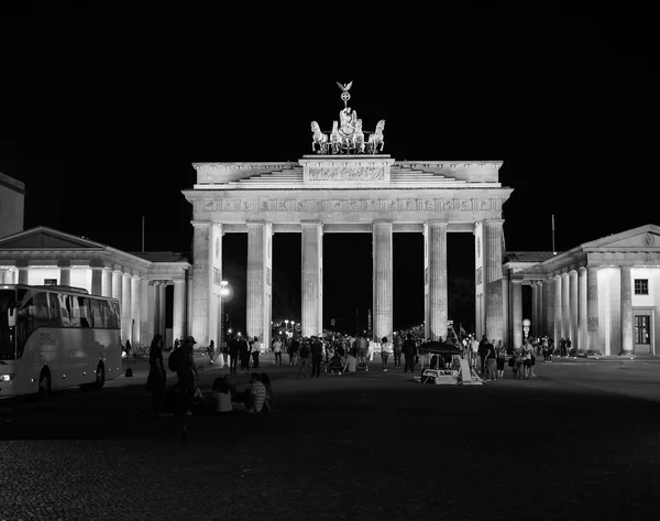 Brandenburger Tor in Berlin in black and white — Stock Photo, Image