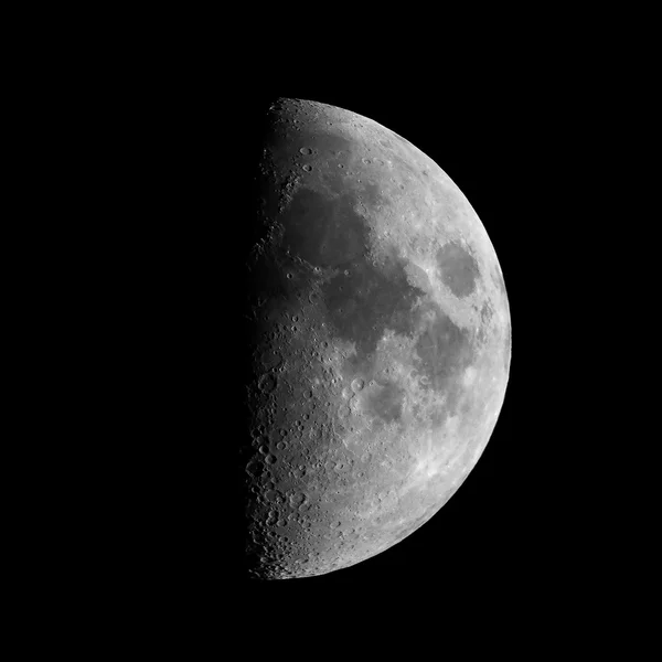 Mond im ersten Quartal — Stockfoto