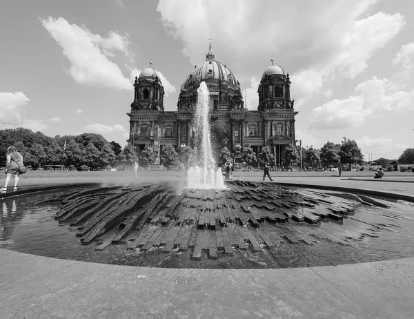 Berliner Dom à Berlin en noir et blanc — Photo
