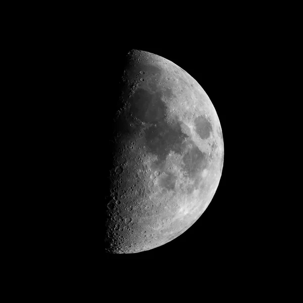 Первая четверть луны — стоковое фото