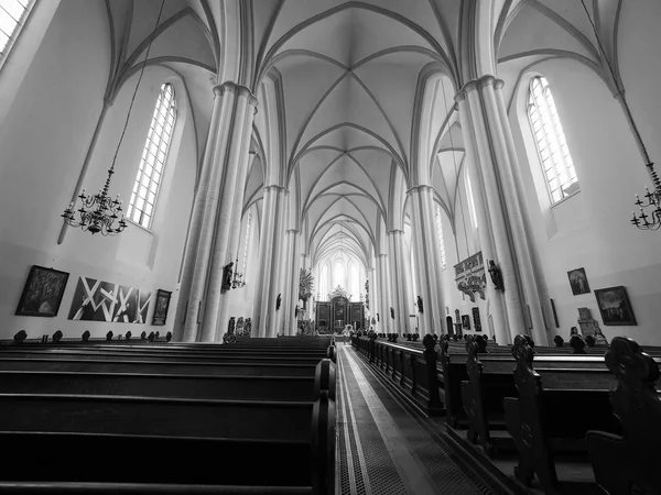 Kyrkan Marienkirche i Berlin i svart och vitt — Stockfoto