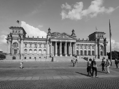 Berlin Reichstag Parlamento siyah beyaz