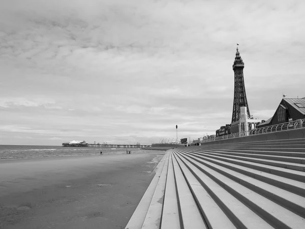 Piacere spiaggia e Torre a Blackpool — Foto Stock