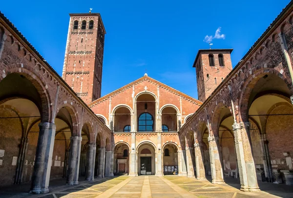 Iglesia de Sant Ambrogio, Milán HDR —  Fotos de Stock