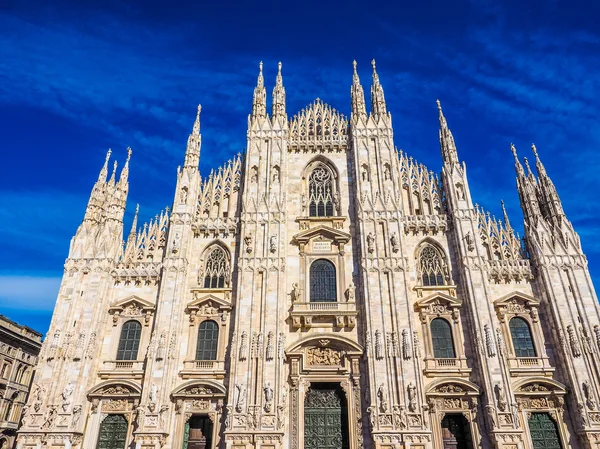 Milanon katedraali HDR — kuvapankkivalokuva
