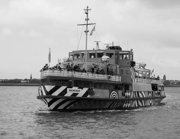 Ferry traversant la Mersey à Liverpool — Photo