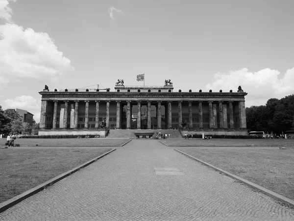 Altesmuseum înseamnă Muzeul Antichităților din Berlin în negru și negru — Fotografie, imagine de stoc