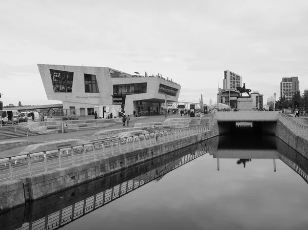 Mersey Ferry Pier Head em Liverpool — Fotografia de Stock