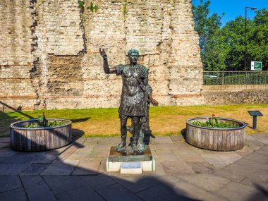 Trajan'ın heykeli Londra HDR