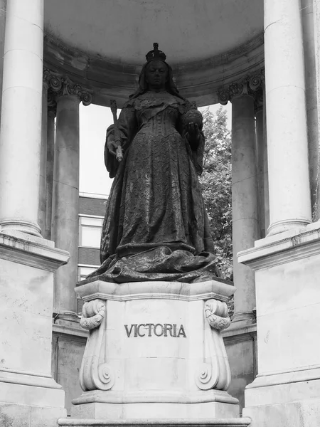 Königin-Victoria-Statue im Leberpool — Stockfoto