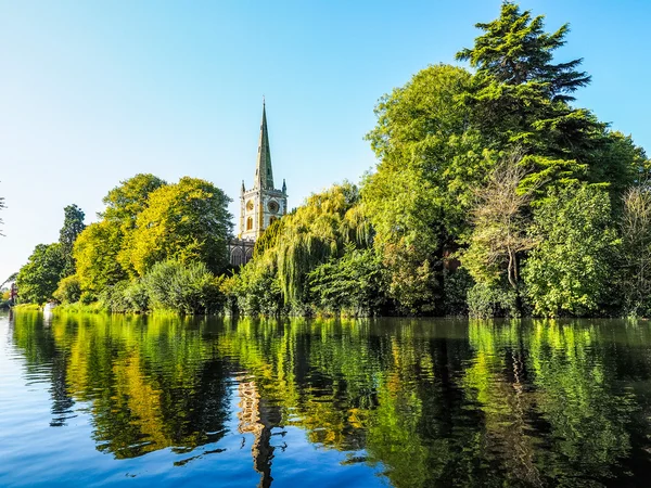 Heliga Treenighetskyrkan i Stratford på Avon HDR — Stockfoto