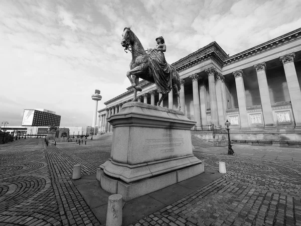 Estatua de la reina Victoria en el St George Hall de Liverpool — Foto de Stock