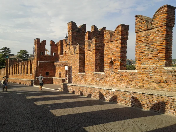 Castelvecchio'yu Köprüsü aka Scaliger köprü Verona — Stok fotoğraf