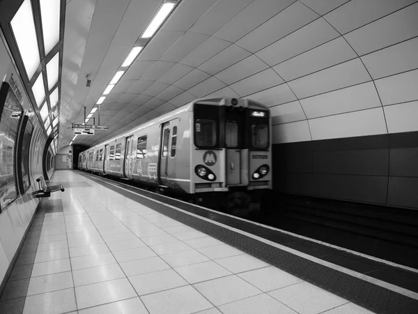 Tunneltåg i Liverpool — Stockfoto