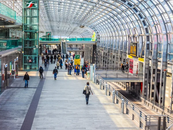 トリノ ・ ポルタ ・ スーザ駅 (Hdr) — ストック写真