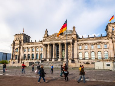 Berlin 'deki Reichstag (HDR)