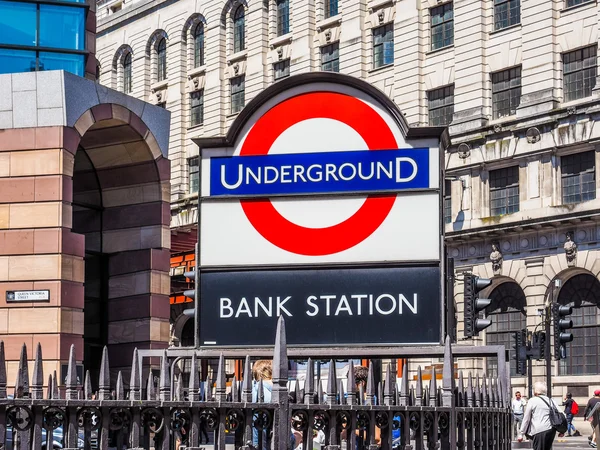 Estación de metro Bank en Londres (HDR ) — Foto de Stock