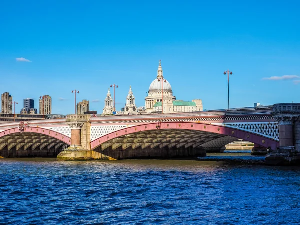 Rivier de Theems in Londen (Hdr) — Stockfoto