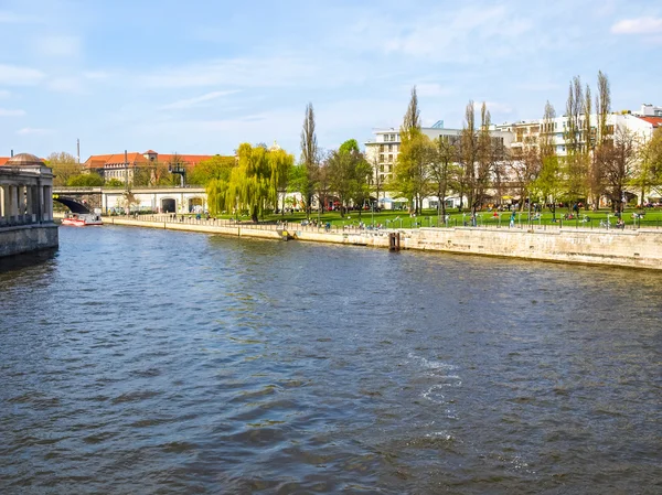 Nad brzegiem rzeki Szprewy, Berlin Hdr — Zdjęcie stockowe