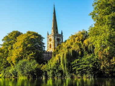 Avon HDR üzerine Stratford 'daki Kutsal Üçleme Kilisesi