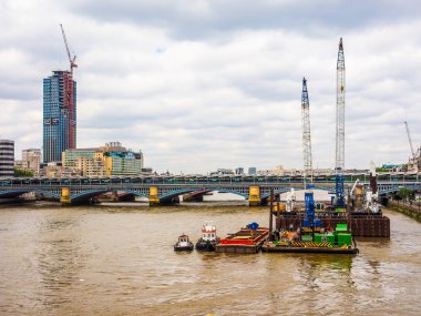 (Hdr Londra'da Thames Nehri)