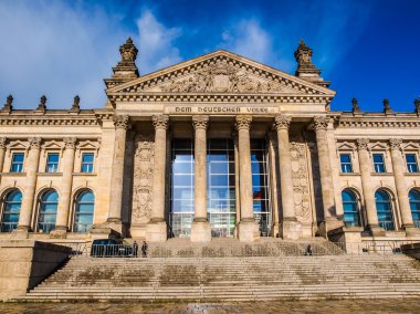 Berlin 'deki Reichstag (HDR)