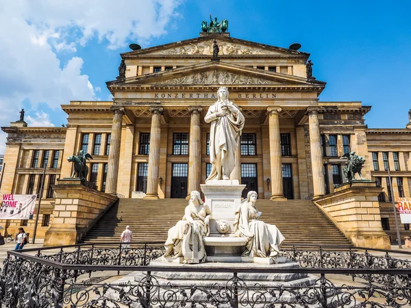 Statua Schiller davanti alla Konzerthaus di Berlino (HDR) ) — Foto Stock